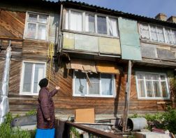 После ЧП жильцам дома на Молодежной, 41, запретили выходить на балконы