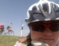 Путешественница из Ставрополя приехала в Пензу на трехколесном велосипеде 
