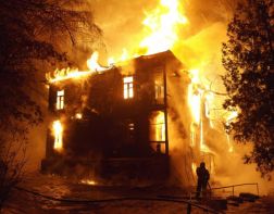 В МЧС прокомментировали страшный пожар на Куйбышева