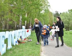 Зареченцы почтили память жертв казанской трагедии 