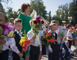 Зареченские школьники проводят благотворительную акцию «Добро вместо цветов» 