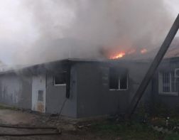 В Пензенской области 14 пожарных тушили крупный пожар.ВИДЕО