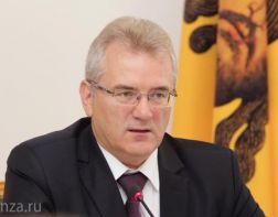 Белозерцев утвердил 11 членов нового состава Общественной палаты региона
