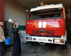 В Пензенской области освятили пожарную технику