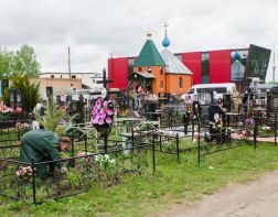 На Радоницу сотни пензенцев посетили кладбища