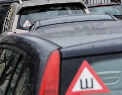 Правительство разрешило водителям не устанавливать знак «Шипы» на автомобилях