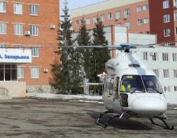 Вертолет санавиации приземлился возле горбольницы №6