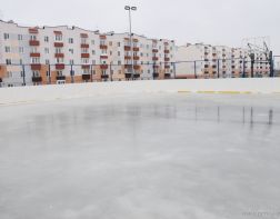 В Пензе начнут заливать хоккейные площадки