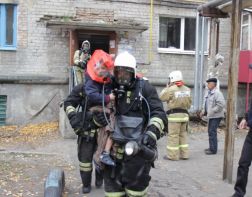 В Пензе из пожара спасли двух взрослых и 2-летнего ребенка