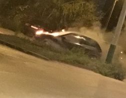 На Терновского за ночь сгорело два автомобиля
