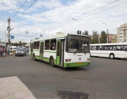 В Пензе автобус №54 с пассажирами попал в ДТП