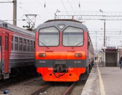 Пригородные поезда Куйбышевской железной дороги ежедневно дезинфицируют