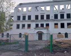 В Пензе разрушают здание бывшей школы №25