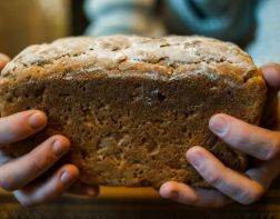 Россияне стали чаще покупать хлеб на фоне снижения доходов