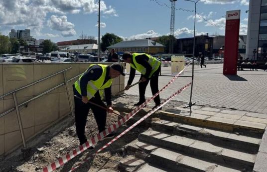 На вокзале Пенза-1 начали ремонтировать лестницу