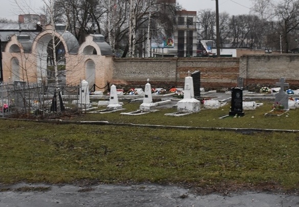 В Пензе к православным праздникам благоустроят кладбища