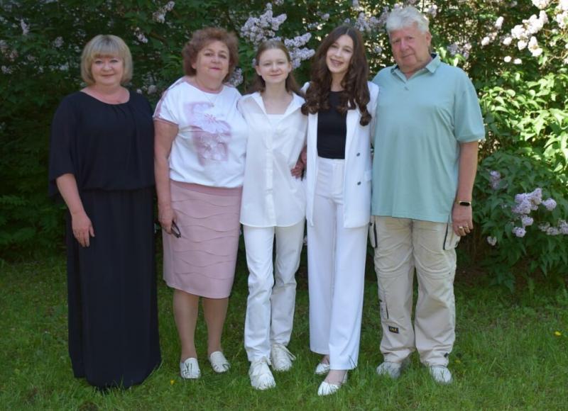 На песню «Бабушка», которую сочинила юная зареченка, сняли клип